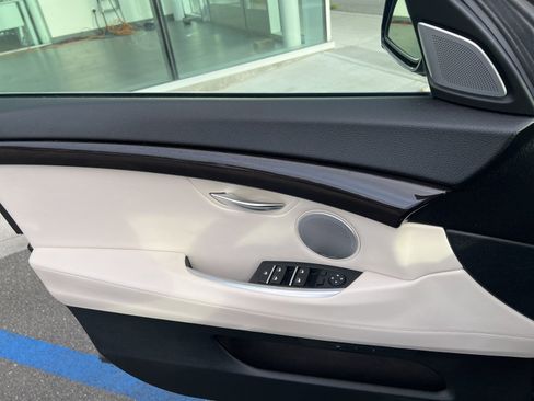 Used 2015 BMW 535i Gran Turismo image 16