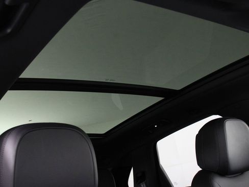 Certified 2025 Porsche Cayenne image 25