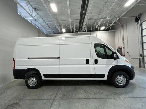 New 2026 RAM ProMaster 2500 w/ Convenience Group FWD image 5