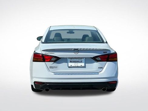 Used 2023 Nissan Altima 2.5 SR AWD/4WD image 5