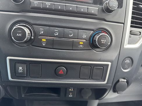 Used 2017 Nissan Titan S image 17