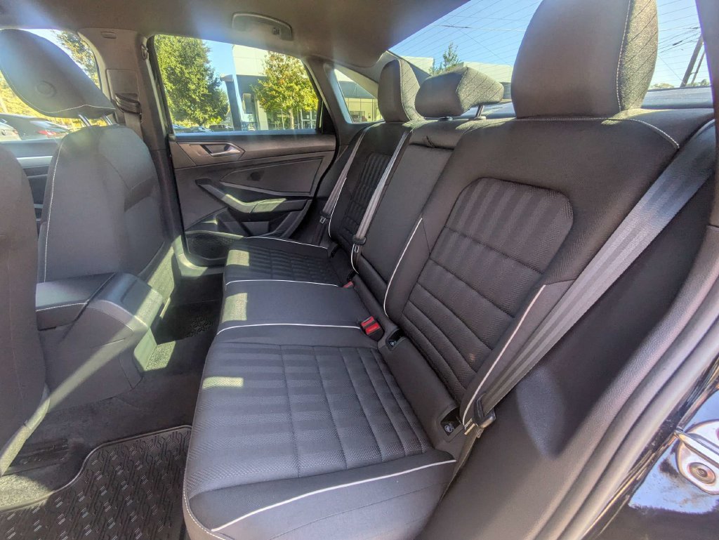 Used 2024 Volkswagen Jetta Sport FWD image 12
