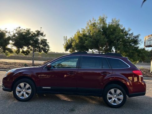 Used 2011 Subaru Outback 2.5i Premium image 21