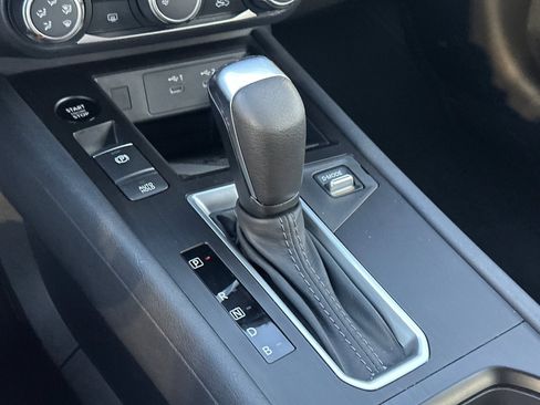 Certified 2025 Nissan Kicks SV image 30