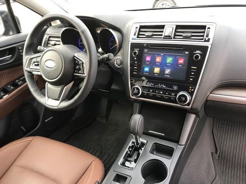 Used 2018 Subaru Outback 2.5i Touring image 8