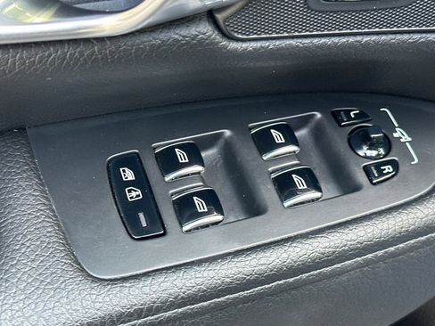 Used 2018 Volvo S90 T5 Momentum w/ Convenience Package image 13