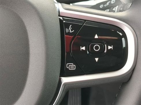 Used 2026 Volvo XC60 B5 Ultra w/ Protection Package Premier image 23