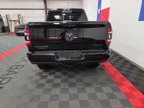 Used 2019 RAM 2500 Laramie w/ Black Appearance Package AWD/4WD image 12