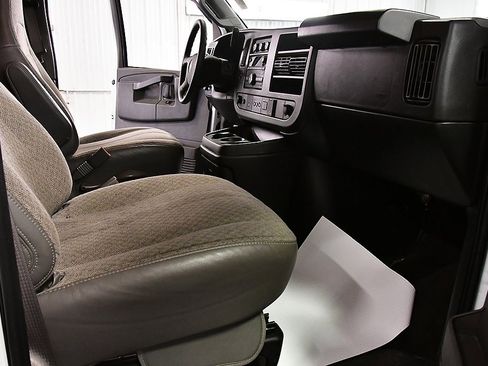 Used 2025 Chevrolet Express 3500 LT w/ LT Preferred Equipment Group image 22