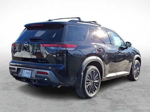 New 2026 Nissan Pathfinder SL w/ SL Premium Package AWD/4WD image 4