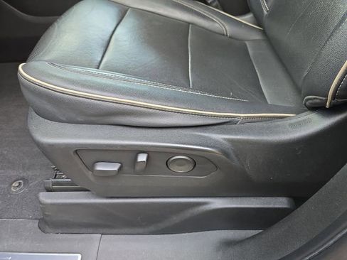 Used 2021 GMC Yukon XL SLT w/ SLT Premium Package image 28