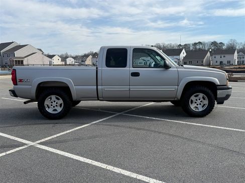 Used 2005 Chevrolet Silverado 1500 4x4 Extended Cab w/ Safe And Sound Package image 6