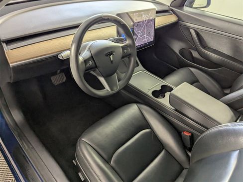 Used 2021 Tesla Model 3 Standard Range Plus image 11