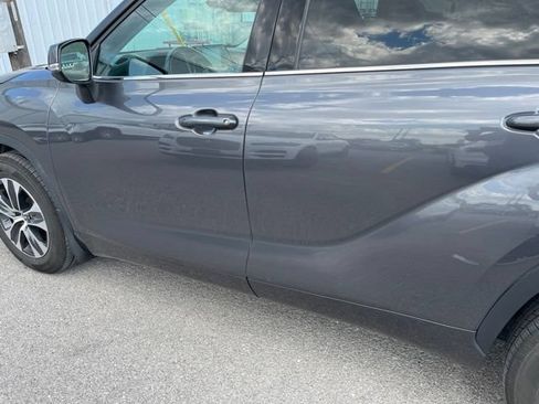 Used 2021 Toyota Highlander XLE AWD/4WD image 5