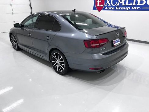 Used 2016 Volkswagen Jetta Sport image 5