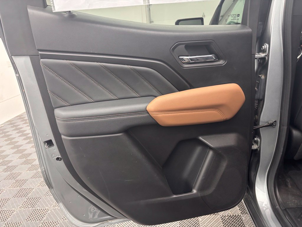 Used 2024 GMC Canyon AT4 w/ Technology Package AWD/4WD image 33