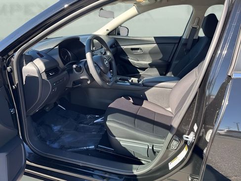 Used 2024 Nissan Sentra S image 9