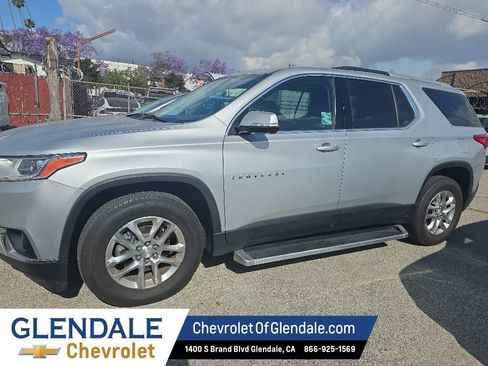 Used 2018 Chevrolet Traverse LT FWD image 3