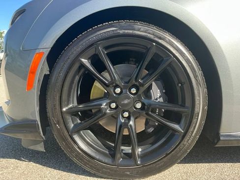 Used 2022 Chevrolet Camaro LT RWD image 15