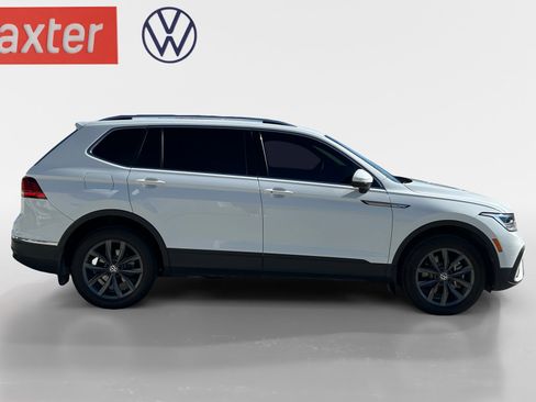 Certified 2022 Volkswagen Tiguan SE w/ Panoramic Sunroof Package image 16