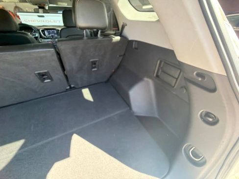 Used 2024 GMC Terrain SLT AWD/4WD image 48