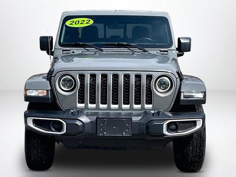 Used 2022 Jeep Gladiator Overland w/ Cold Weather Group AWD/4WD image 2
