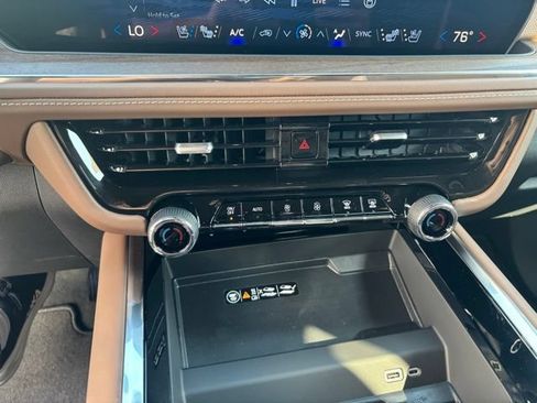 New 2026 Chevrolet Suburban High Country w/ Sun And Tow Package AWD/4WD image 25