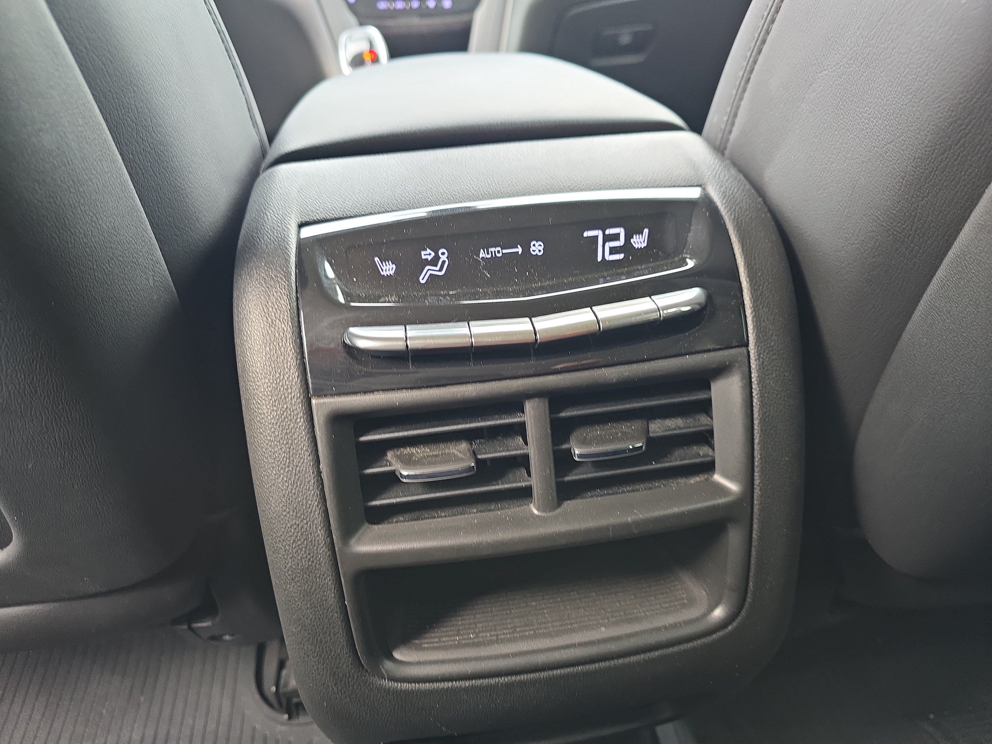 Used 2018 Cadillac XT5 Premium Luxury w/ Driver Assist Package AWD/4WD image 13