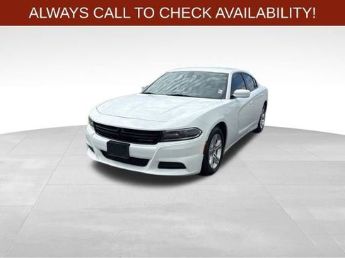 Used 2019 Dodge Charger SXT RWD image 3