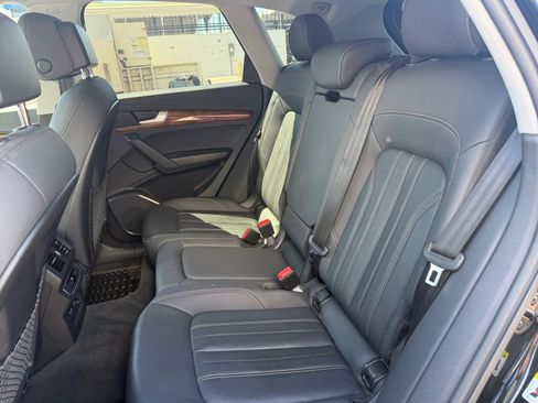 Used 2021 Audi Q5 e Premium AWD/4WD image 16