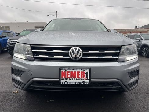 Used 2020 Volkswagen Tiguan SE AWD/4WD image 2