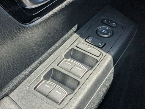 Used 2025 Honda CR-V EX-L image 12
