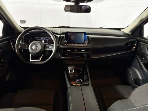 Used 2024 Nissan Rogue SV image 12