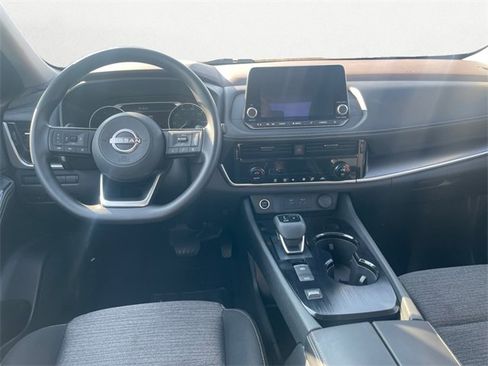 Used 2023 Nissan Rogue SV image 10