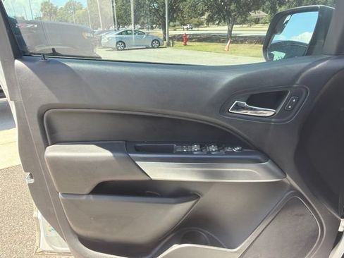 Used 2020 Chevrolet Colorado LT w/ LT Convenience Package RWD image 8