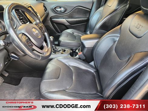 Used 2019 Jeep Cherokee Limited w/ Technology Group FWD image 17