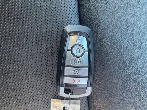Used 2022 Ford Explorer Limited w/ Equipment Group 301A RWD image 15