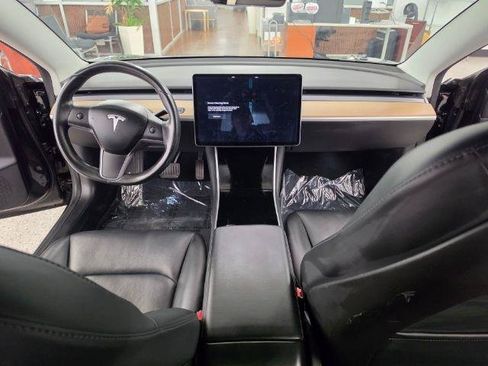 Used 2019 Tesla Model 3 Mid Range RWD image 10