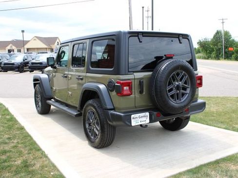 Used 2026 Jeep Wrangler Unlimited Sport AWD/4WD image 31