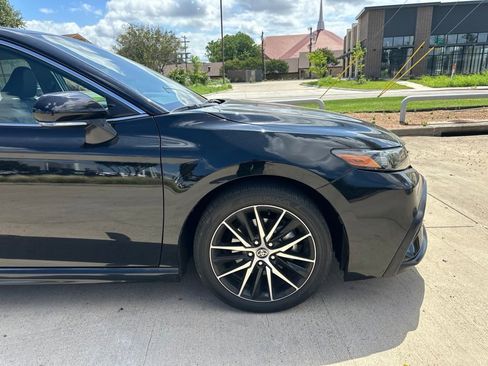 Used 2024 Toyota Camry SE FWD image 7