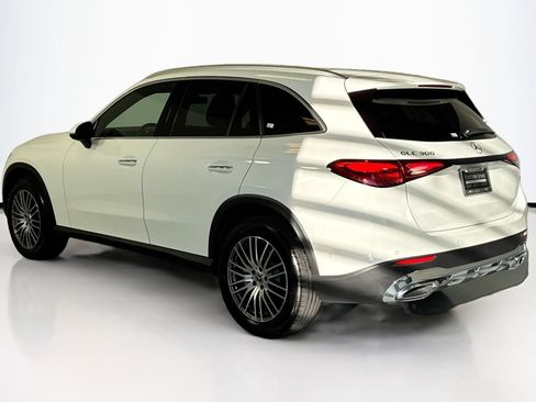 Certified 2025 Mercedes-Benz GLC 300 image 7