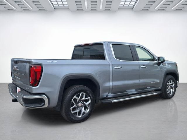 Used 2023 GMC Sierra 1500 SLT w/ SLT Premium Plus Package AWD/4WD image 35