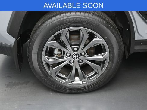 Used 2022 Toyota RAV4 XLE Premium AWD/4WD image 38
