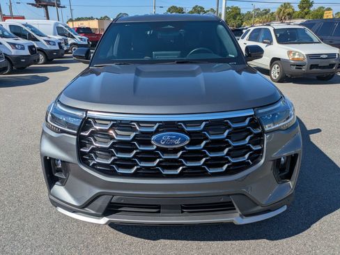 Used 2026 Ford Explorer Platinum RWD image 9