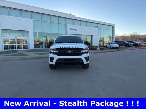 Used 2023 Ford Expedition Max Limited image 8