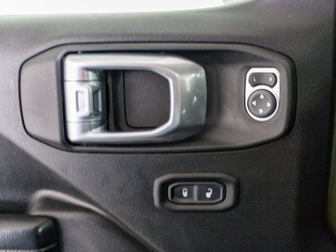 Certified 2021 Jeep Gladiator Mojave image 11