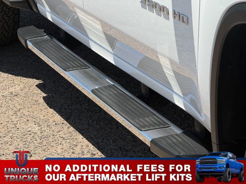 Used 2024 Chevrolet Silverado 3500 LT AWD/4WD image 6