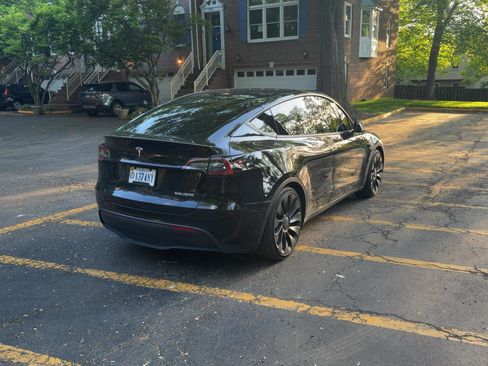 Used 2022 Tesla Model Y Performance AWD/4WD image 3