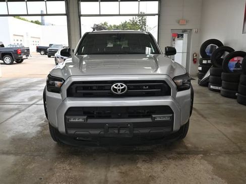 Used 2025 Toyota 4Runner SR5 AWD/4WD image 2