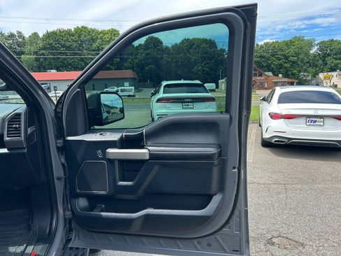 Used 2018 Ford F150 Raptor w/ Equipment Group 802A Luxury AWD/4WD image 24